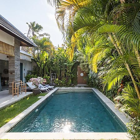 Villa Lotus Seminyak Esterno foto