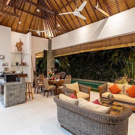 Villa Lotus Seminyak Esterno foto